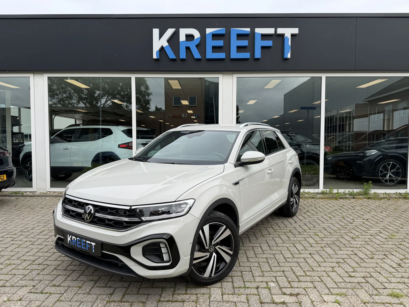 Volkswagen T-Roc (2024) — foto 1