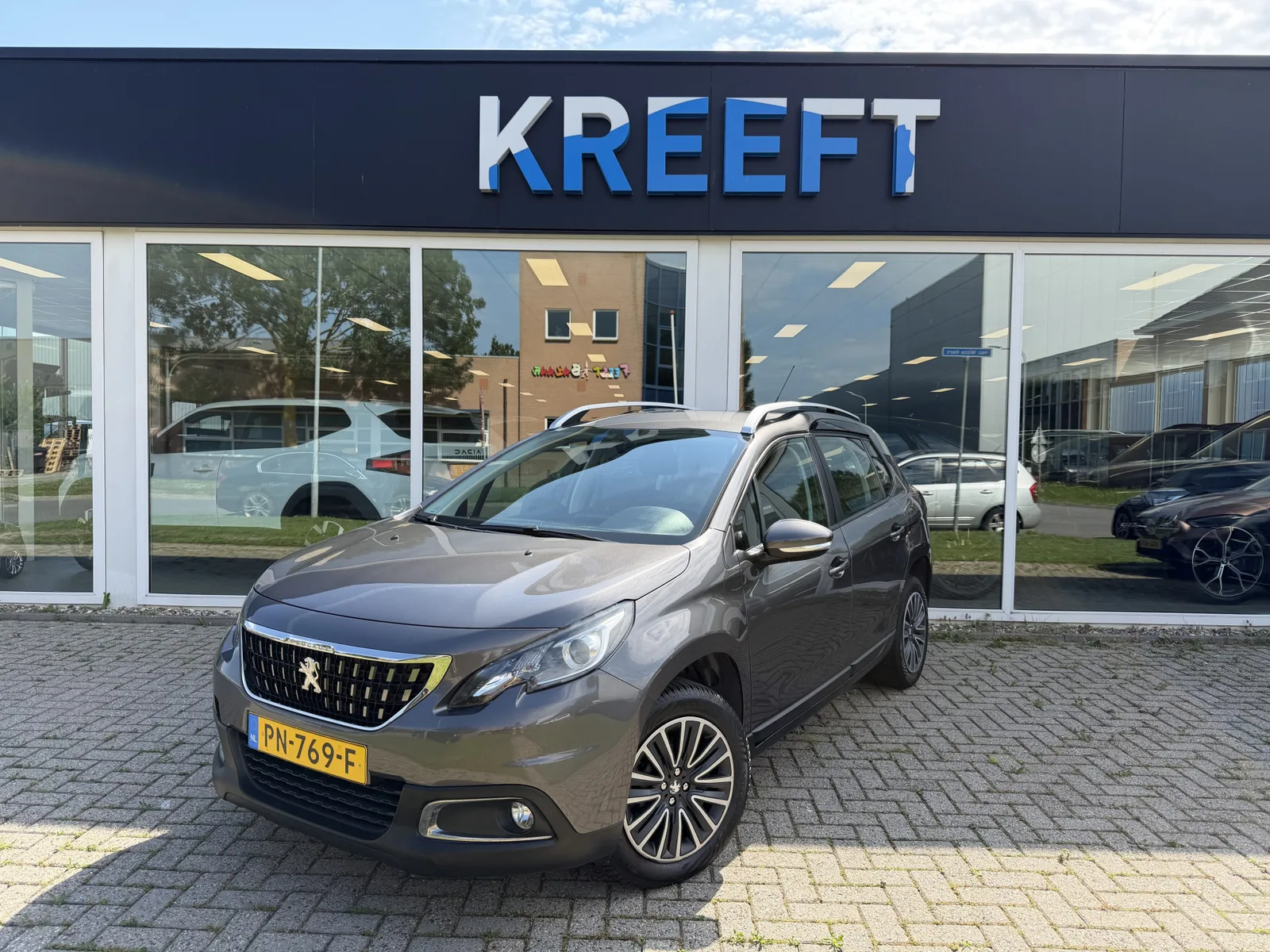 Peugeot 2008 (2017) — foto 1