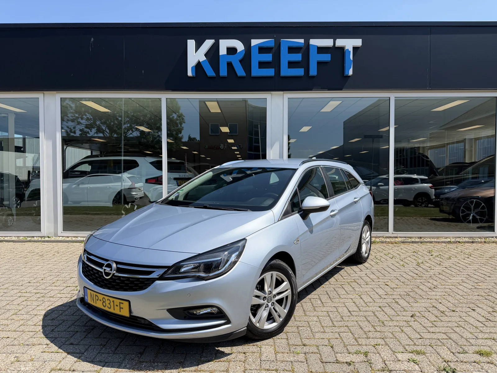 Opel Astra (2017) — foto 1