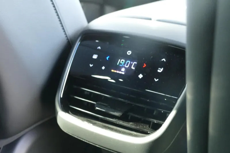Mazda CX-6e (0)