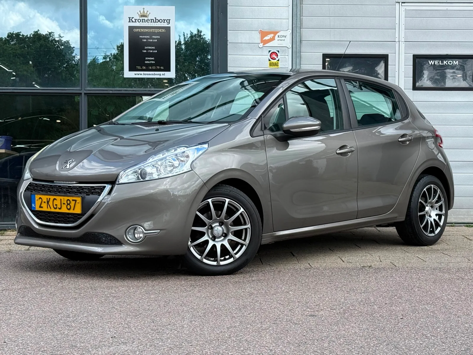 Peugeot 208 (2013) — foto 1