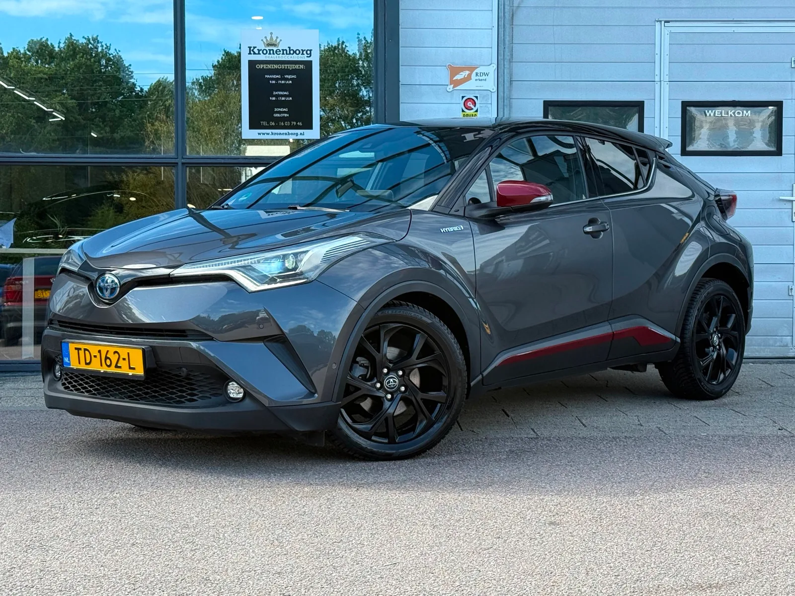 Toyota C-HR (2018) — foto 1
