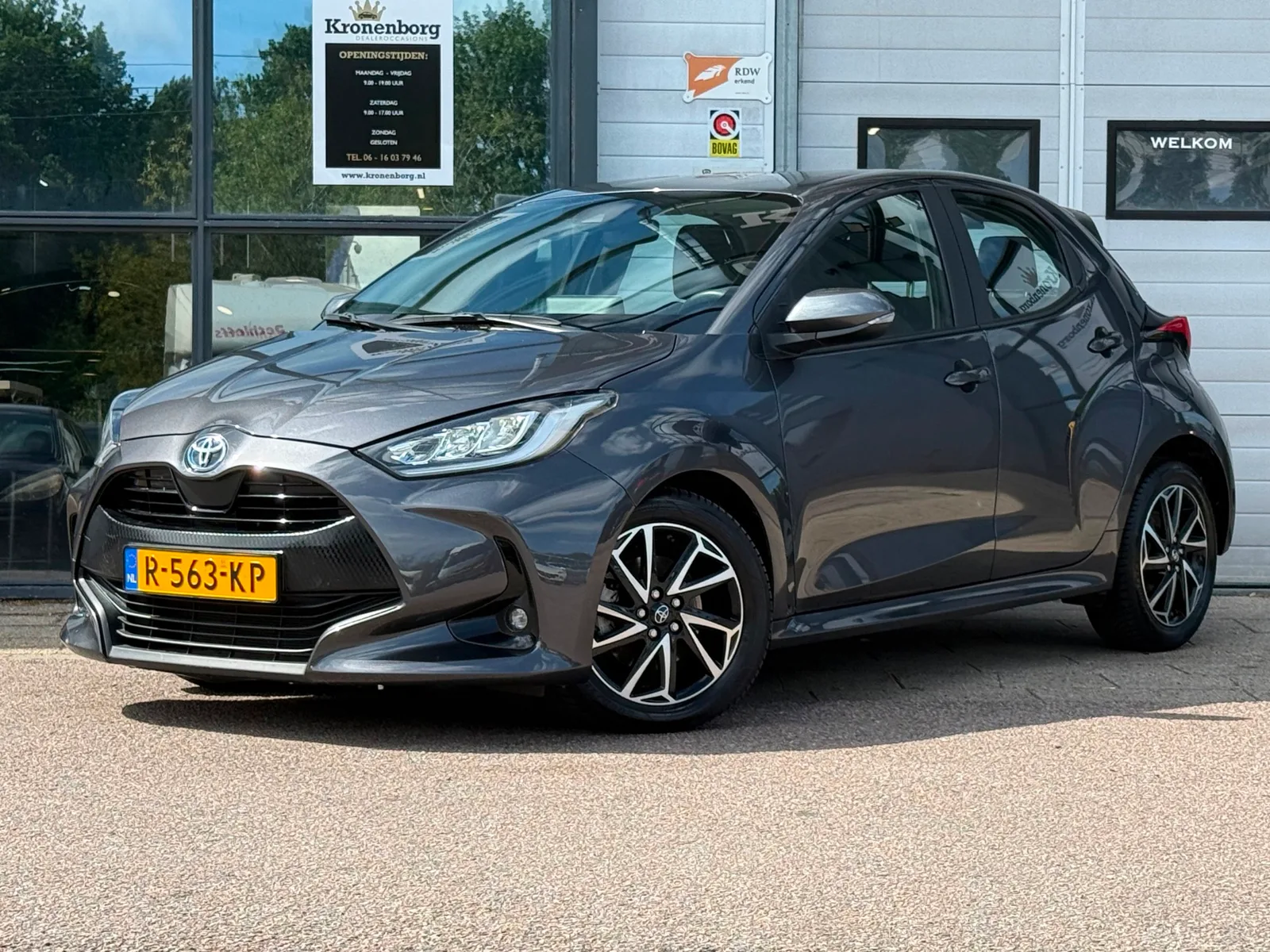 Toyota Yaris (2022) — foto 1