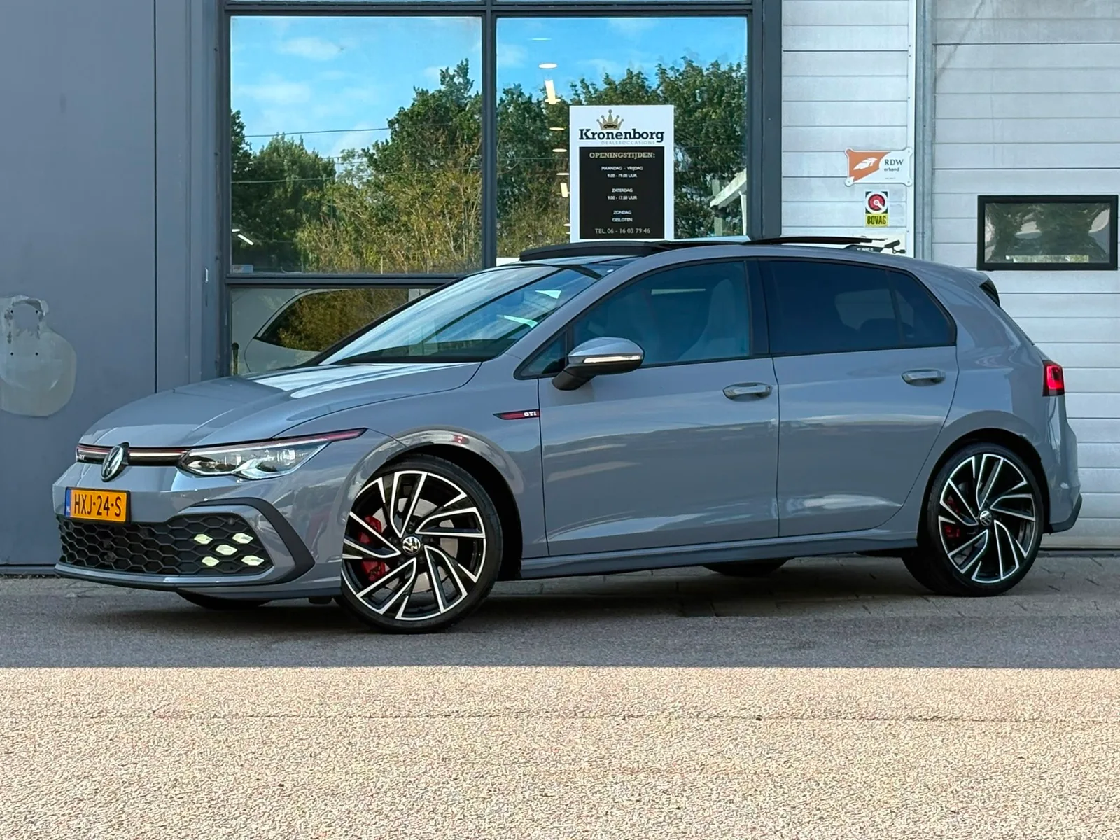 Volkswagen Golf (2021) — foto 1