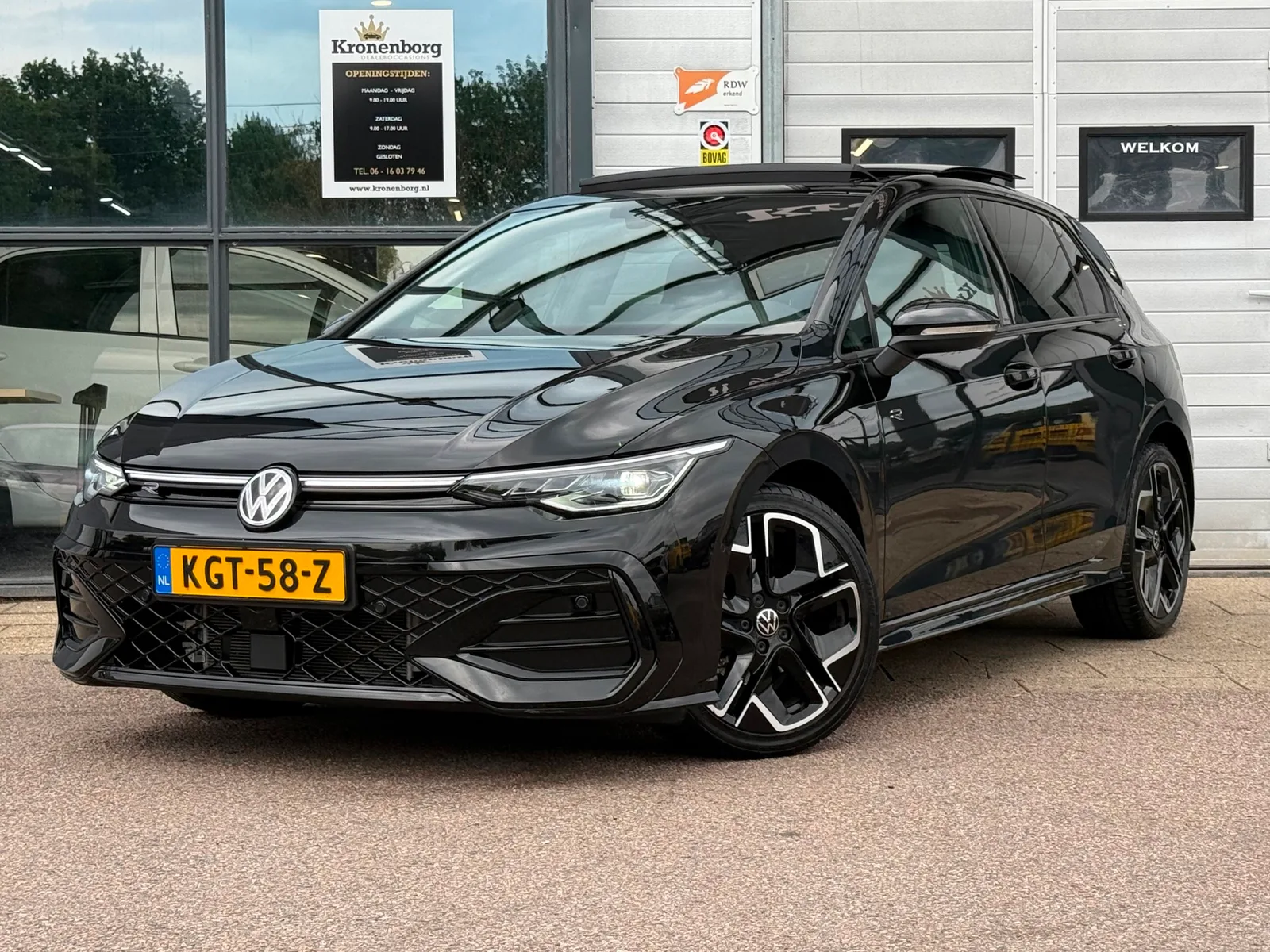 Volkswagen Golf (2025) — foto 1
