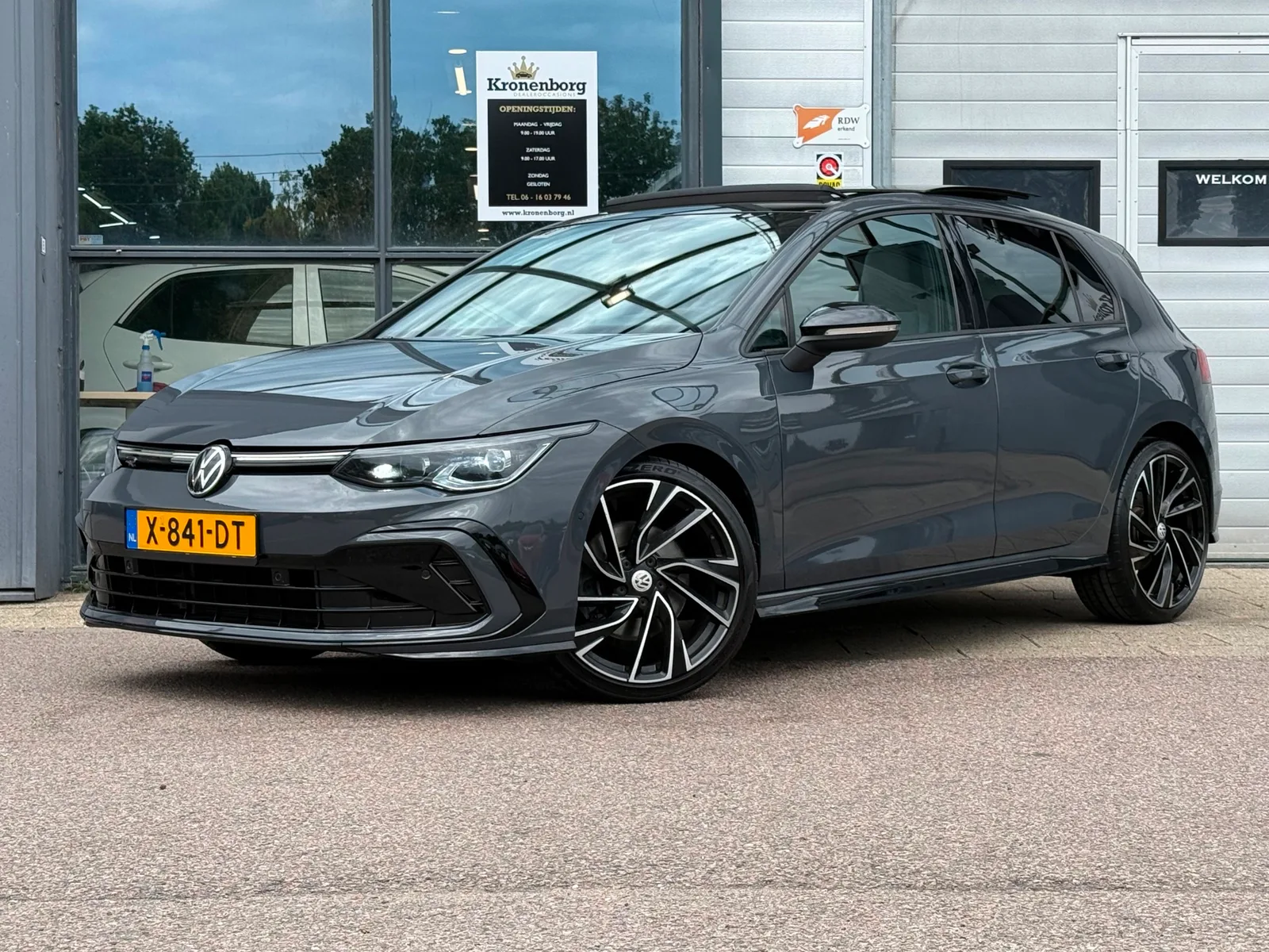 Volkswagen Golf (2021) — foto 1