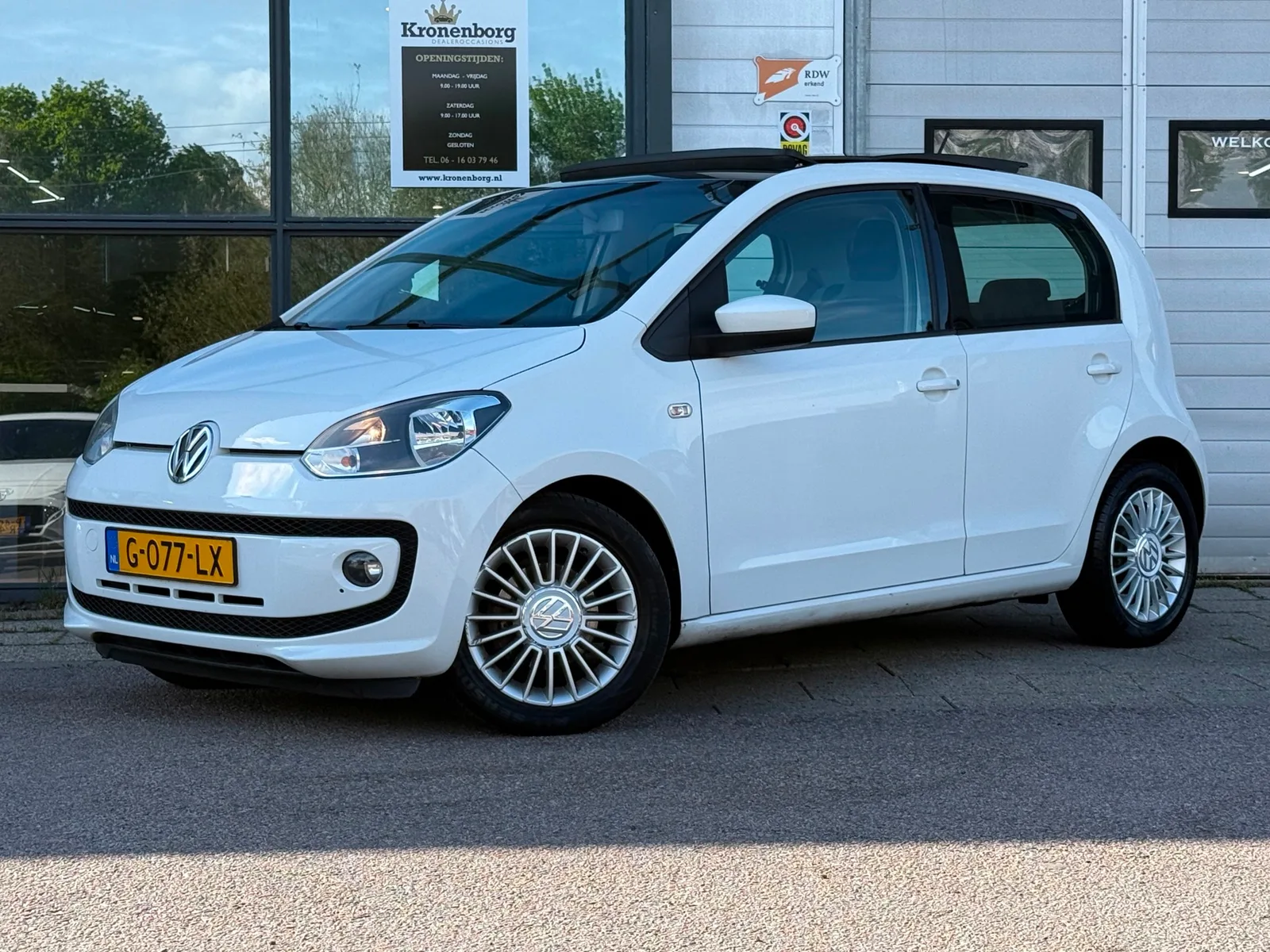Volkswagen Up! (2016) — foto 1