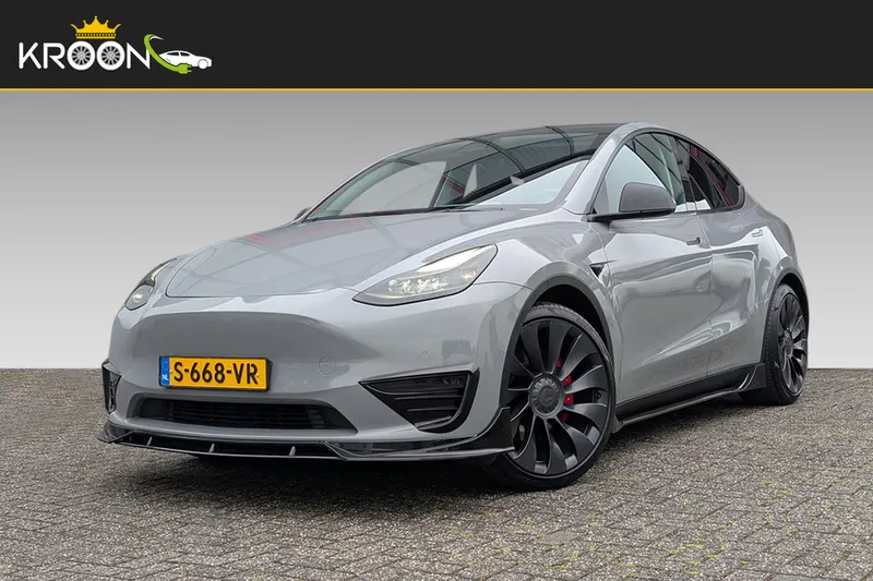 Tesla Model Y (2022)