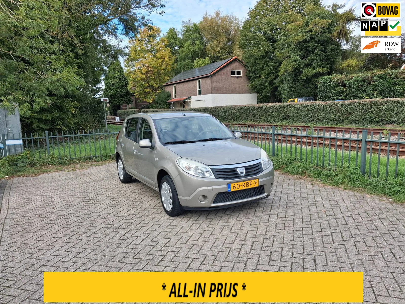 Dacia Sandero (2011) — foto 1