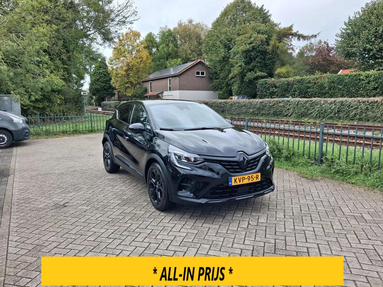 Renault Captur (2022) — foto 1