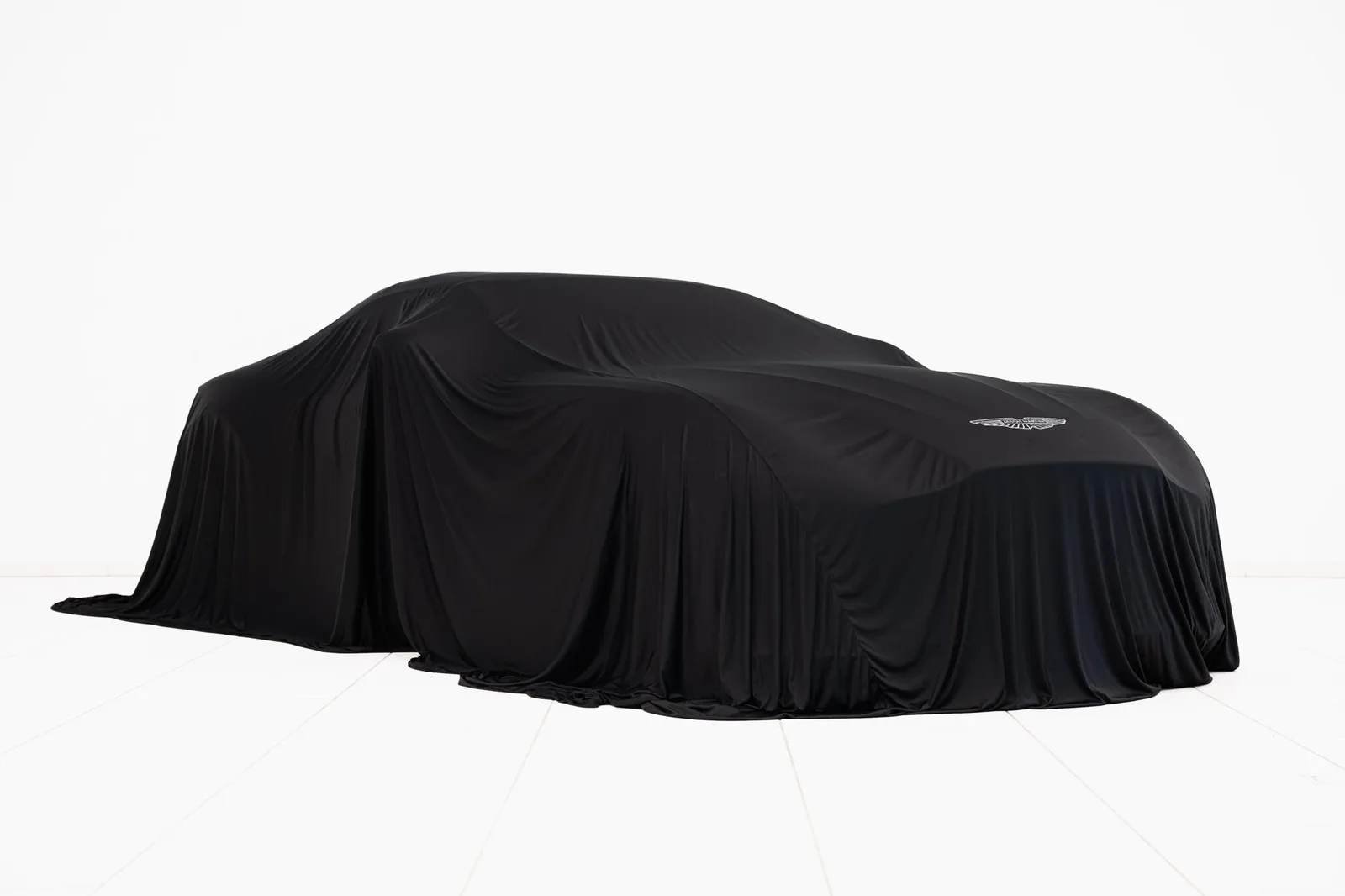 Aston Martin DB12 Volante (2026) — foto 1