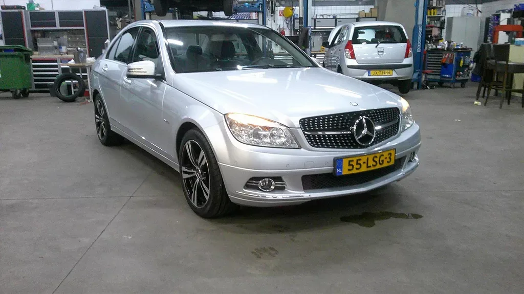 Mercedes-Benz C-Klasse (2010) — foto 1