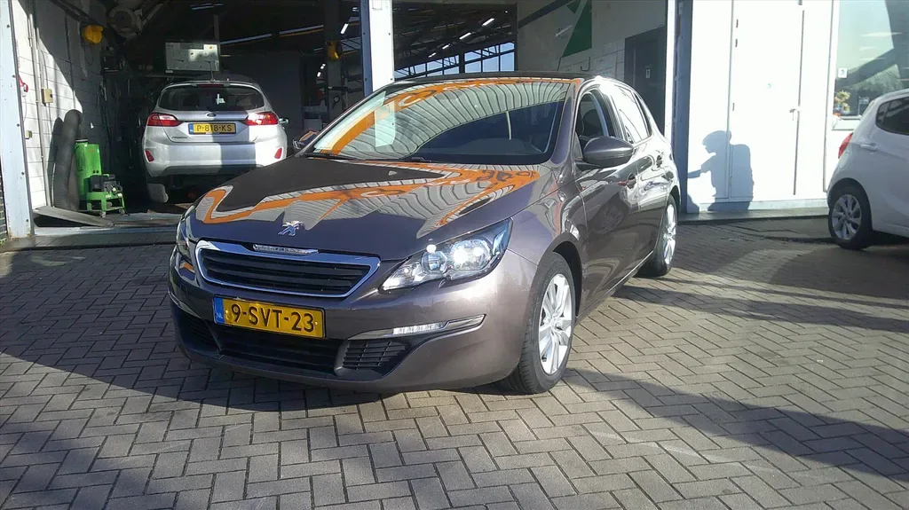 Peugeot 308 (2013) — foto 1