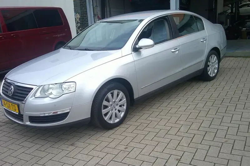Volkswagen Passat (2006)