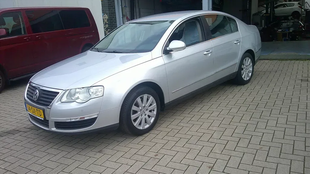 Volkswagen Passat (2006) — foto 1