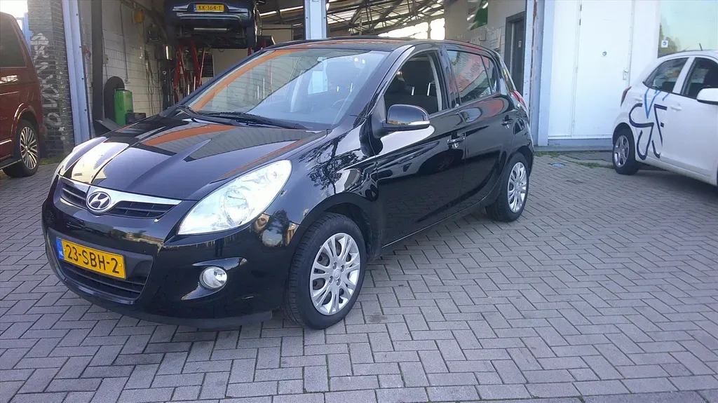 Hyundai i20 (2011) — foto 1