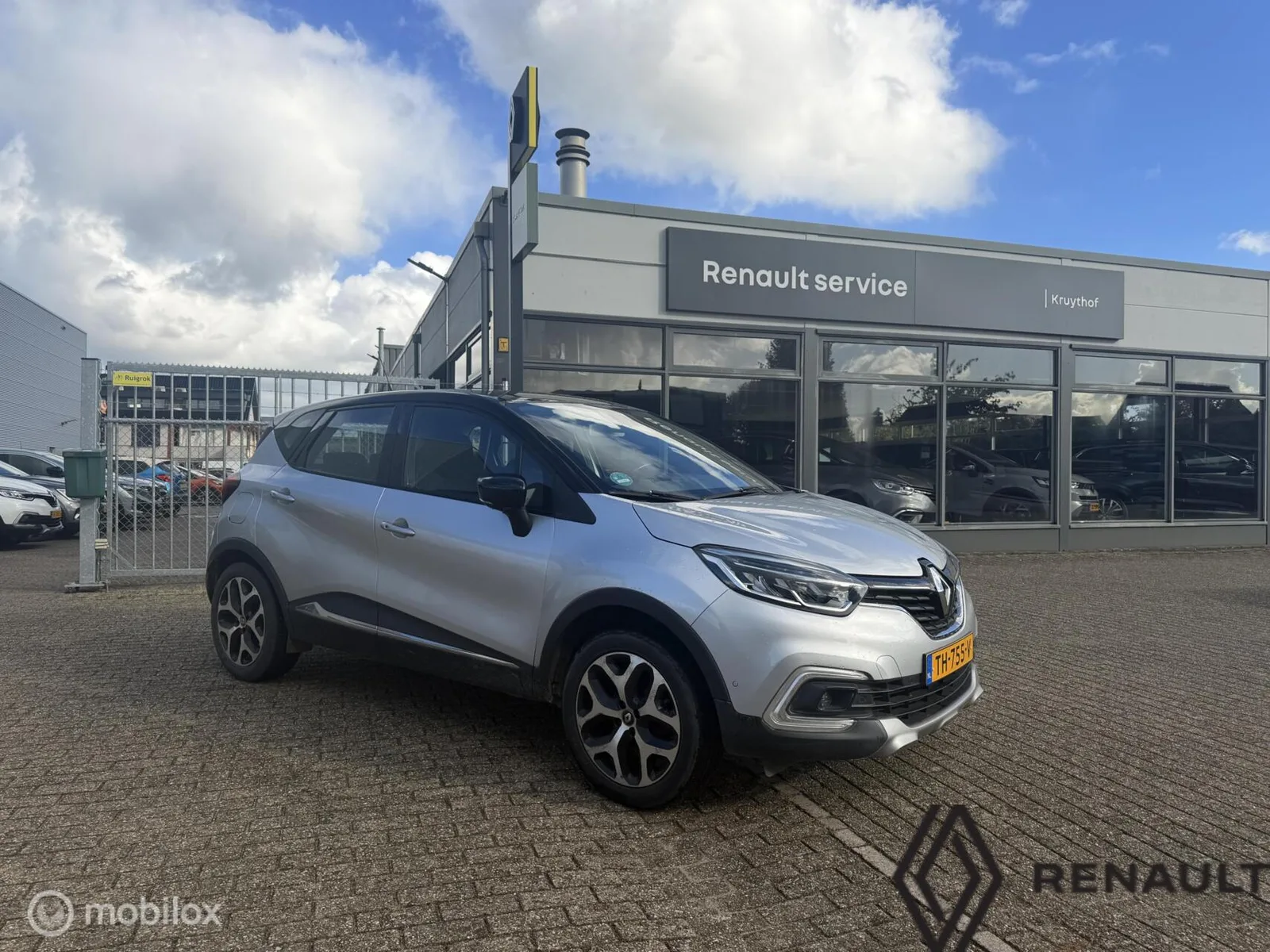 Renault Captur (2018) — foto 1