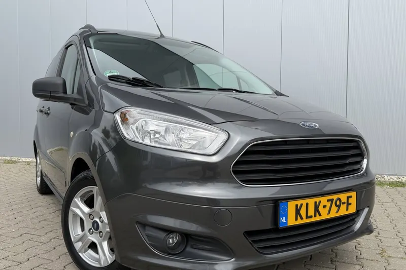Ford Tourneo Courier (2016)