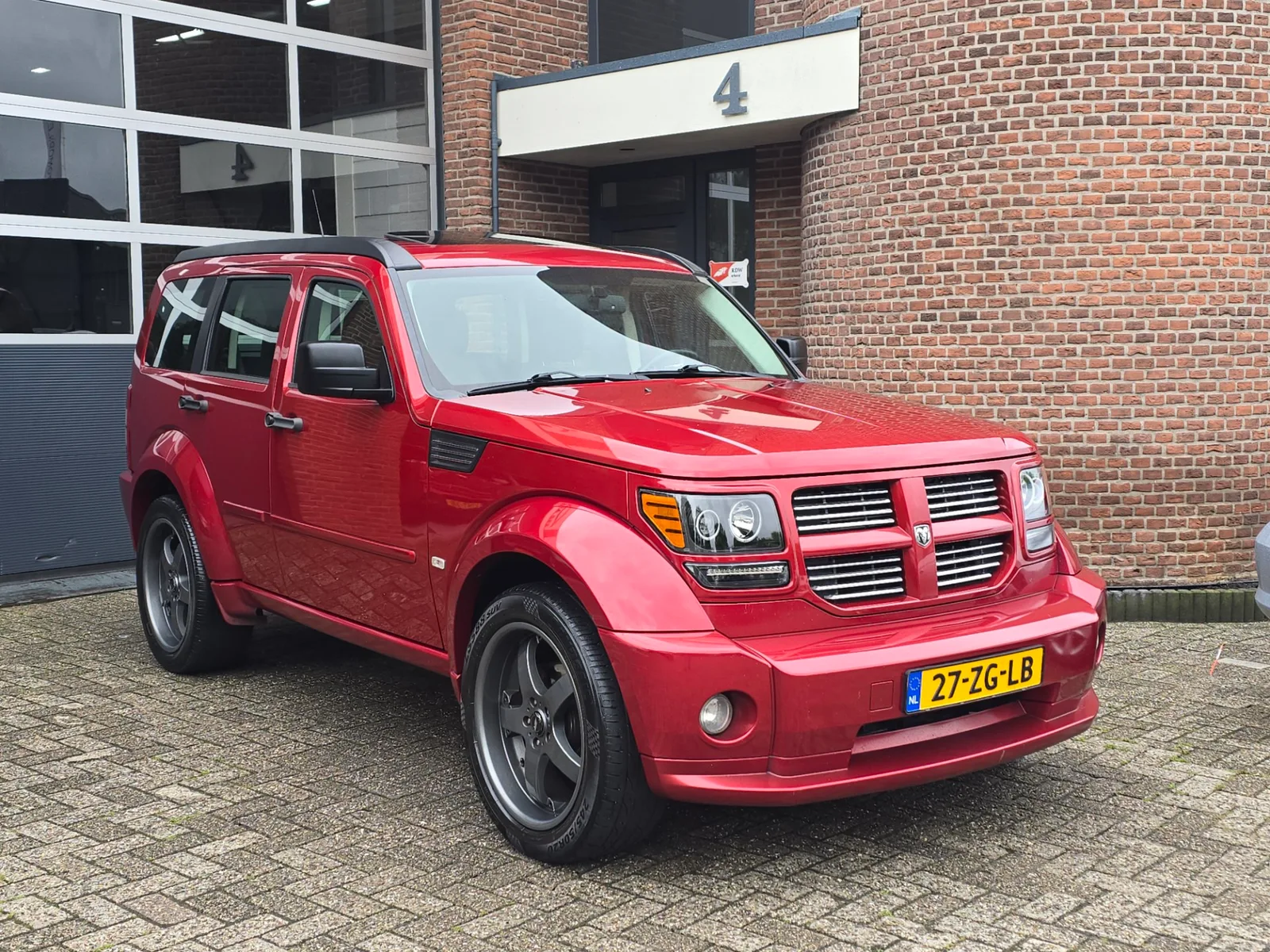 Dodge Nitro (2008) — foto 1