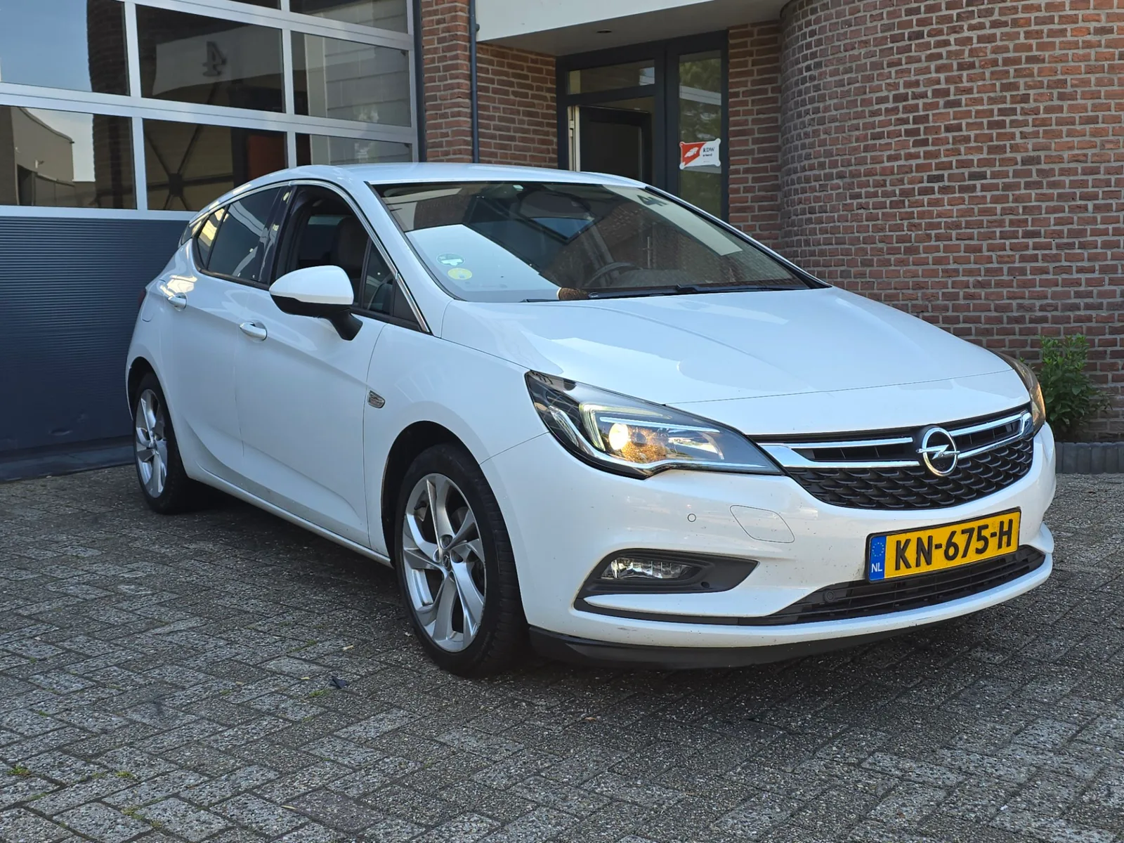 Opel Astra (2016) — foto 1