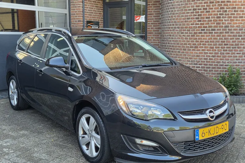 Opel Astra Sports Tourer (2013)