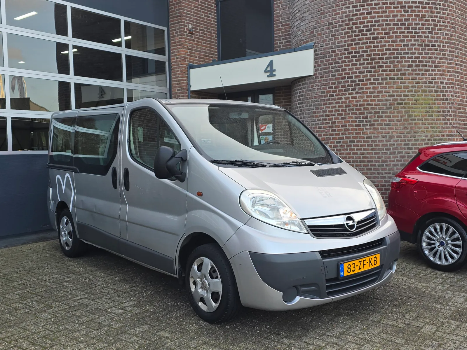 Opel Vivaro (2008) — foto 1