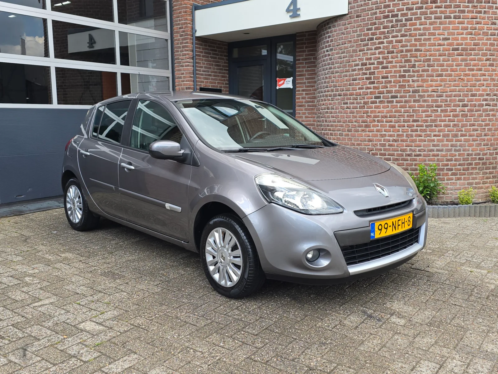 Renault Clio (2010) — foto 1