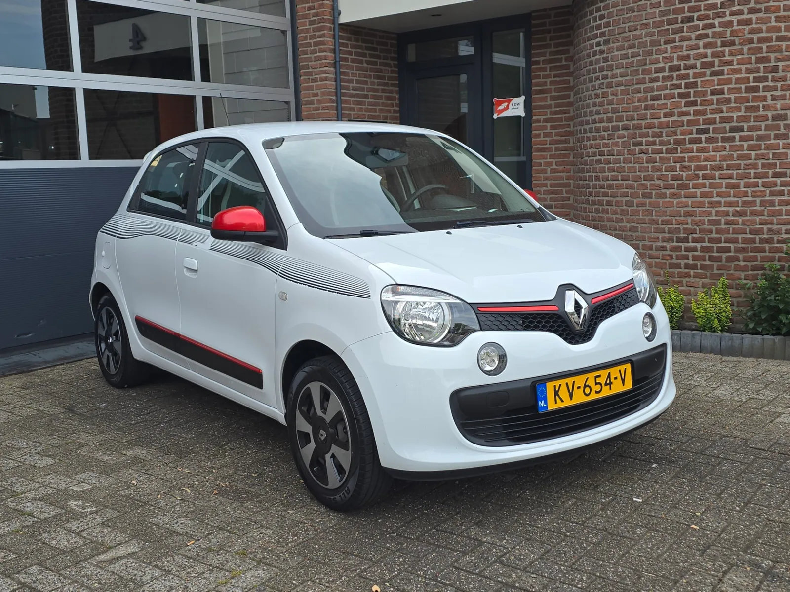 Renault Twingo (2016) — foto 1