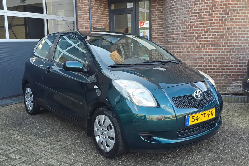 Toyota Yaris (2006)