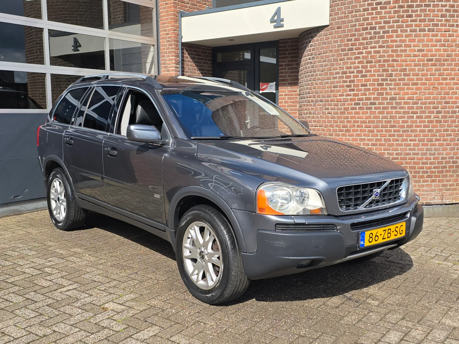 Volvo XC90 (2004) — foto 1