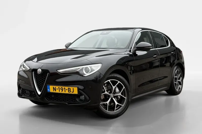 Alfa Romeo Stelvio (2018)