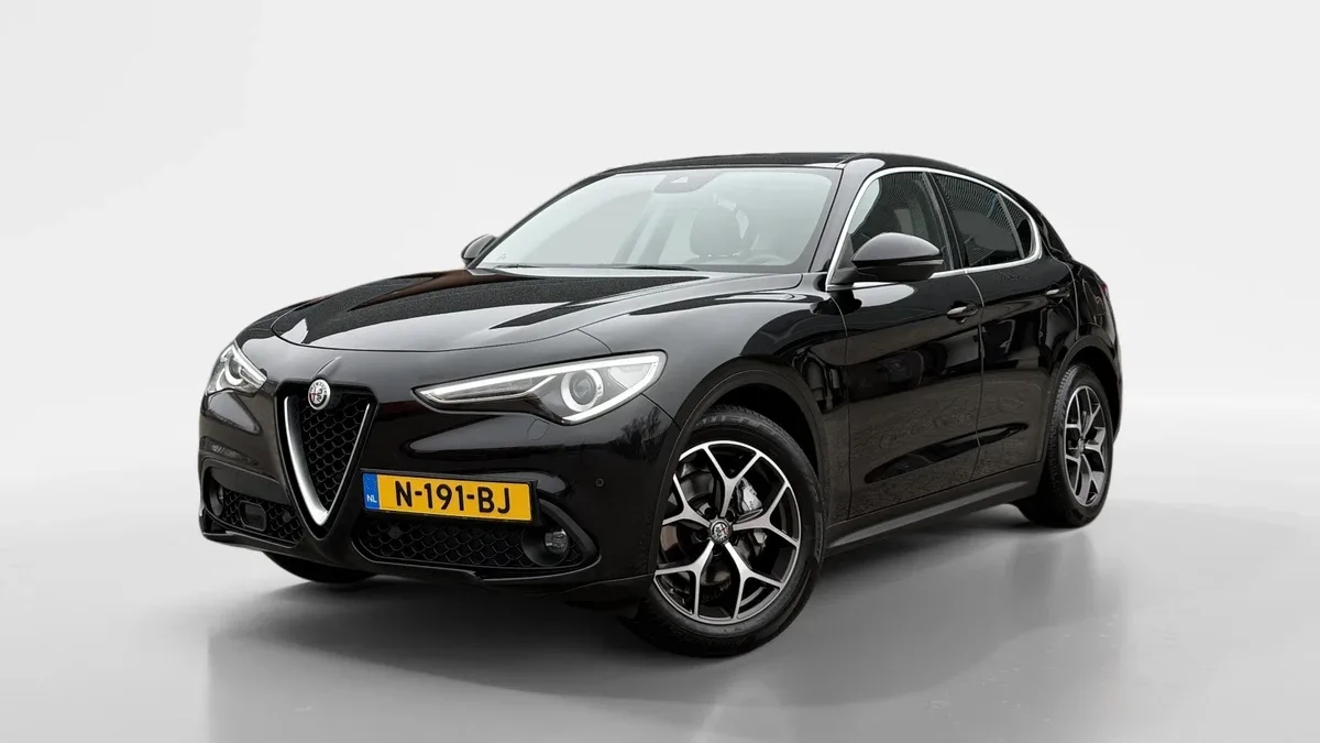 Alfa Romeo Stelvio (2018) — foto 1