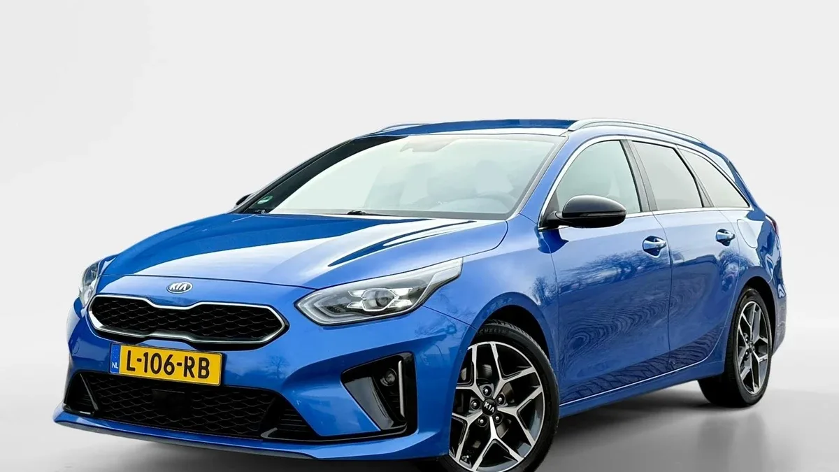 Kia Ceed Sportswagon (2021) — foto 1