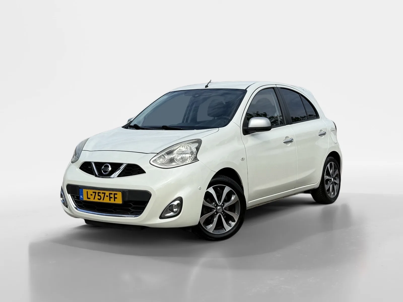 Nissan Micra (2016) — foto 1