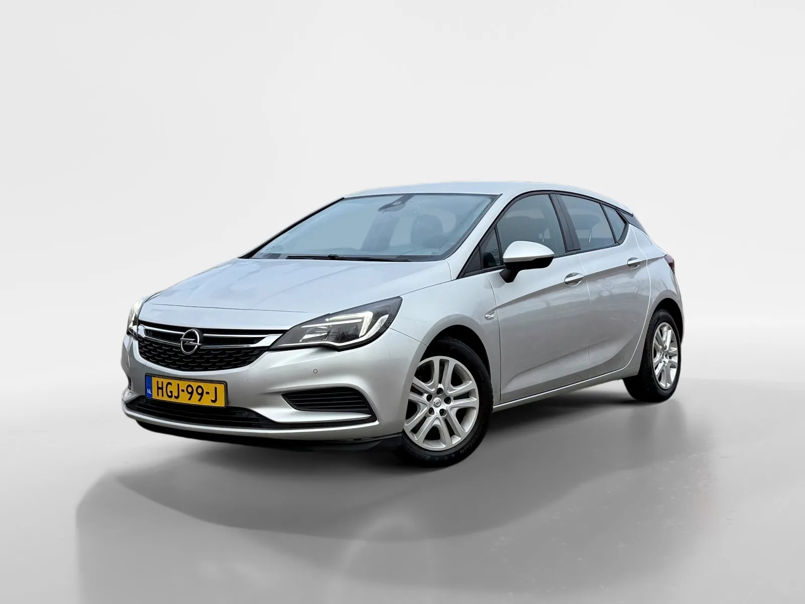 Opel Astra (2018) — foto 1