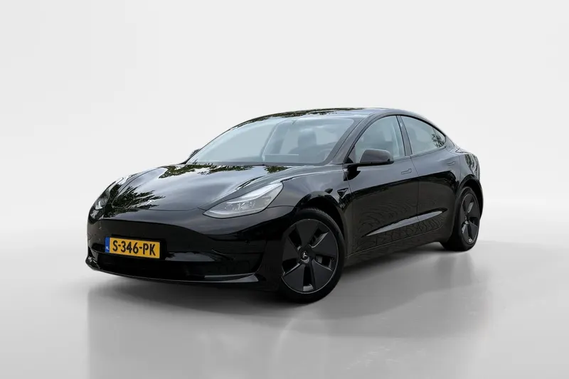 Tesla Model 3 (2023)