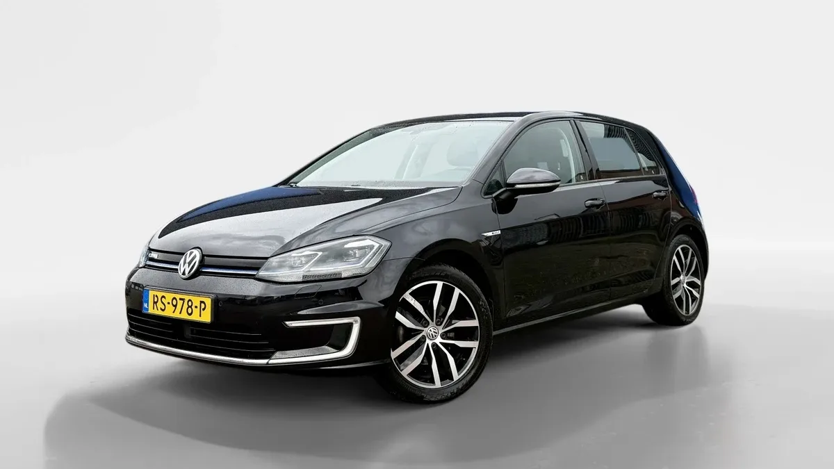 Volkswagen E-Golf (2018) — foto 1