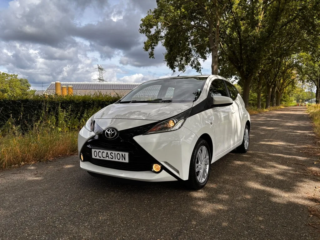 Toyota Aygo (2015) — foto 1