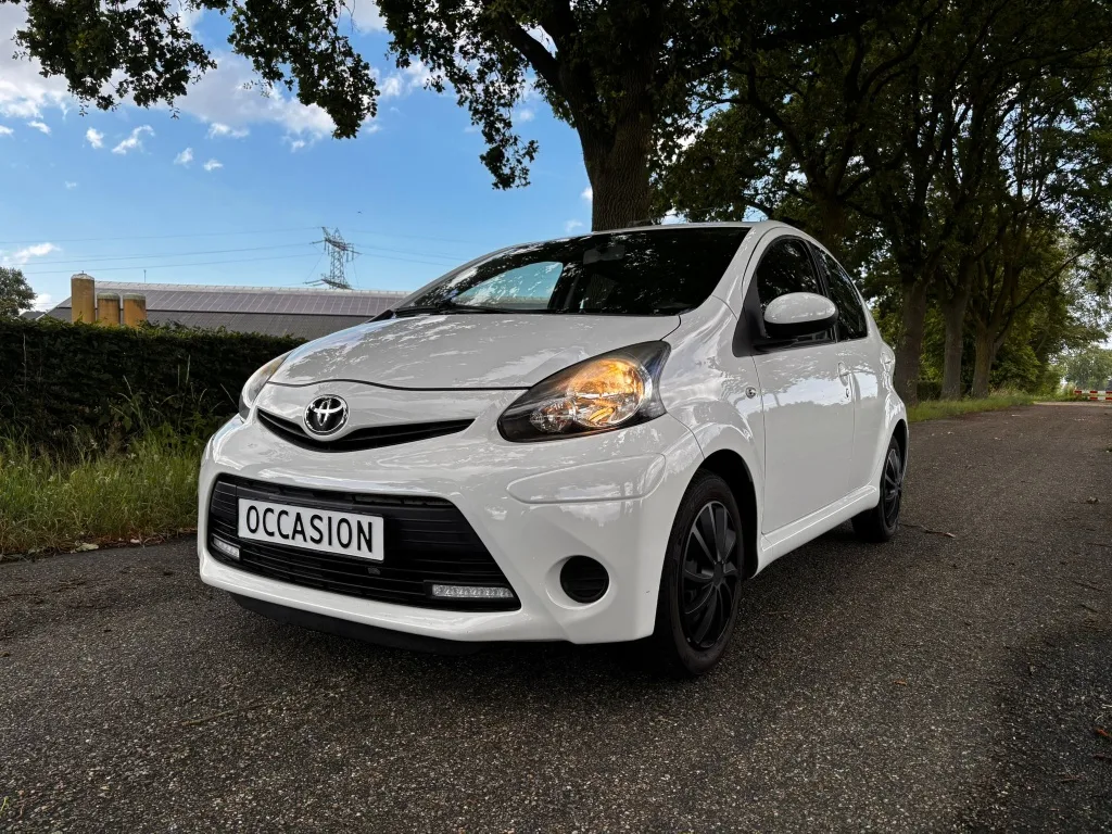 Toyota Aygo (2012) — foto 1