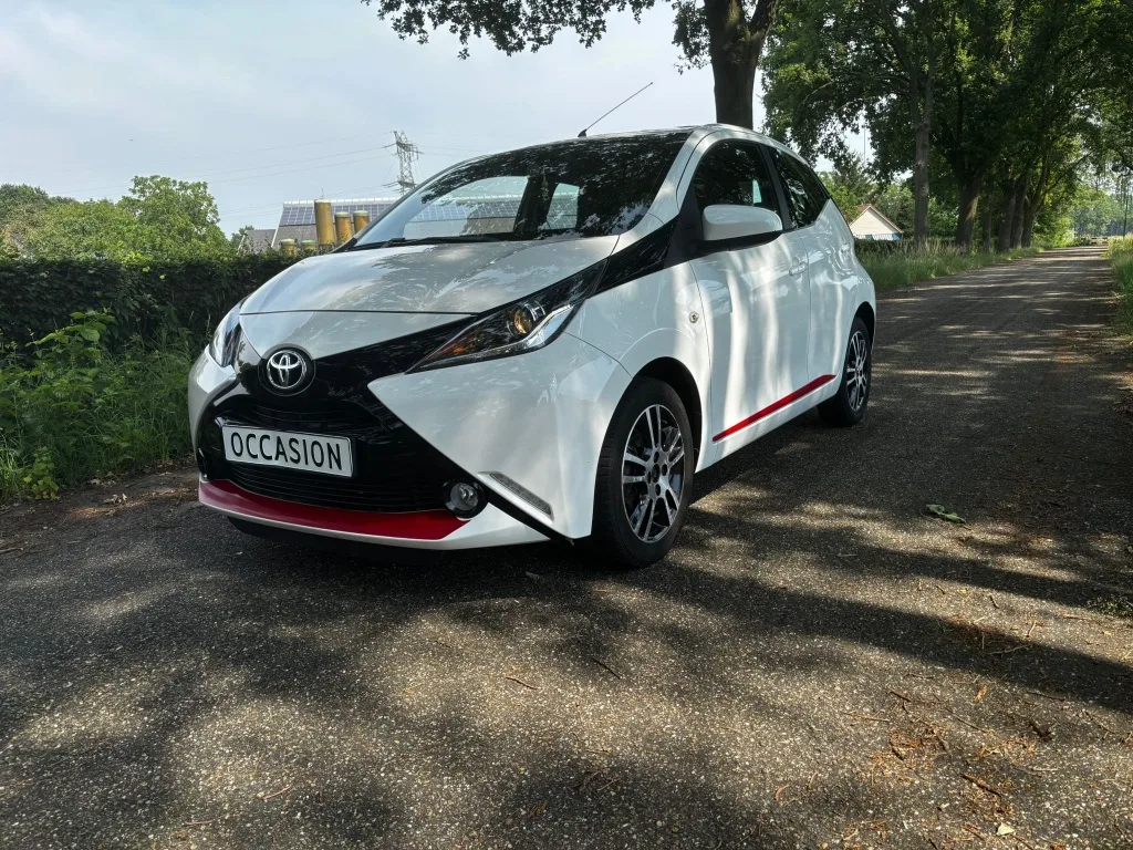 Toyota Aygo (2014) — foto 1