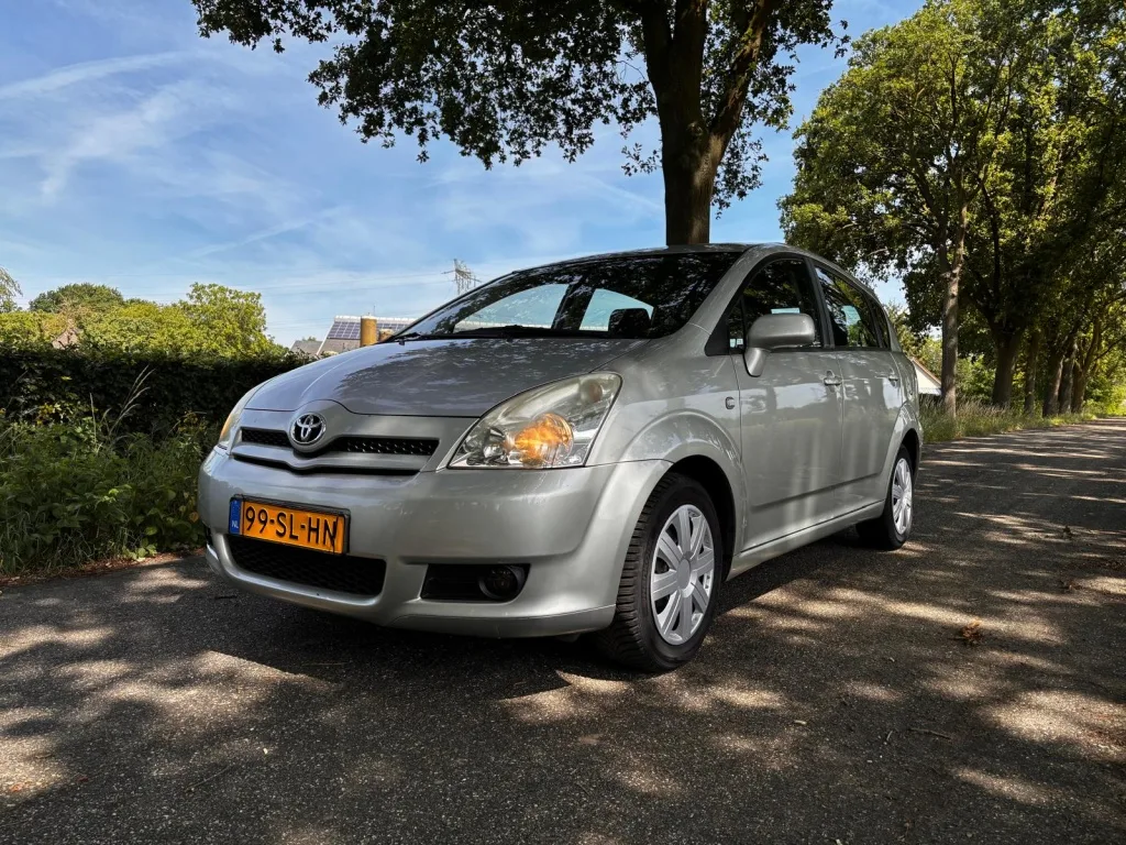 Toyota Verso (2006) — foto 1