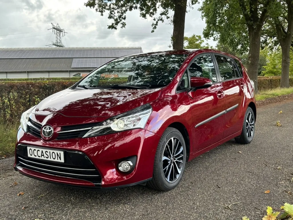 Toyota Verso S (2017) — foto 1