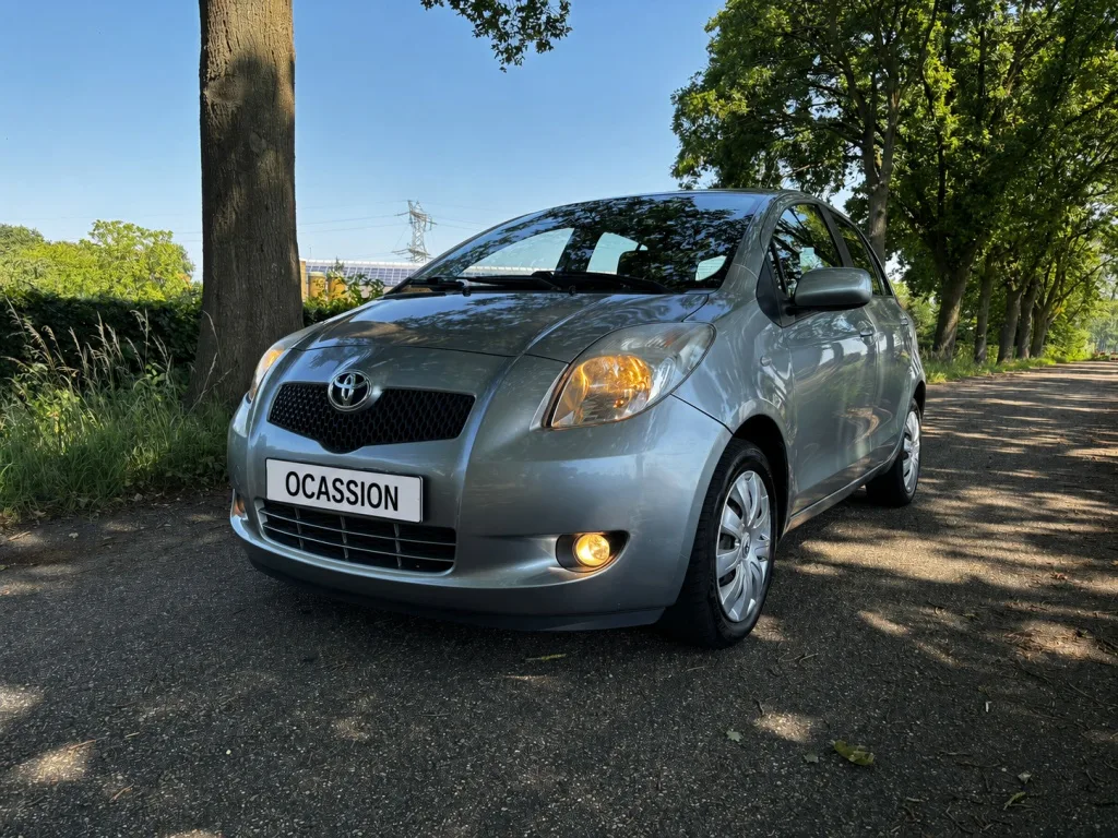 Toyota Yaris (2008) — foto 1