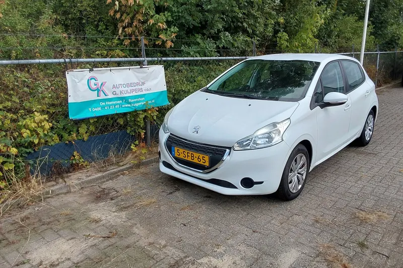 Peugeot 208 (2013)