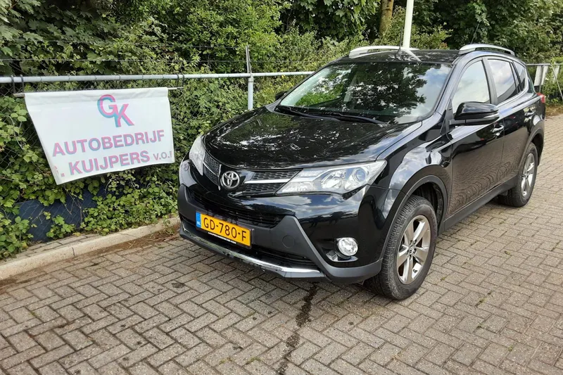 Toyota RAV4 (2015)