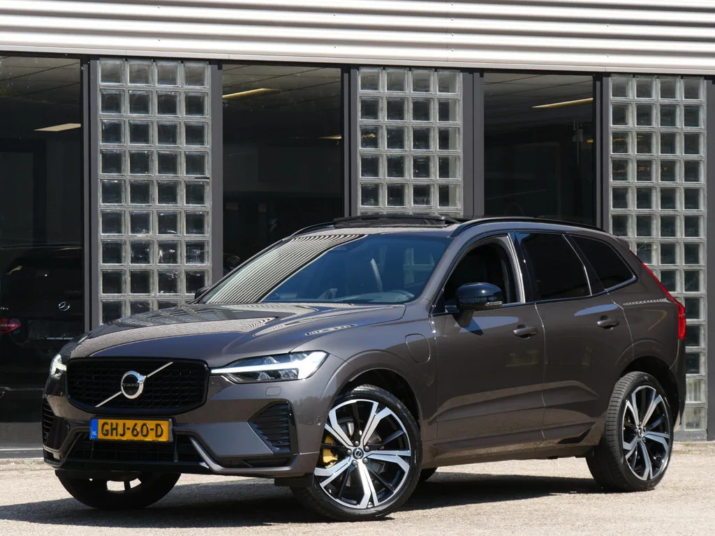Volvo XC60 (2022) — foto 1