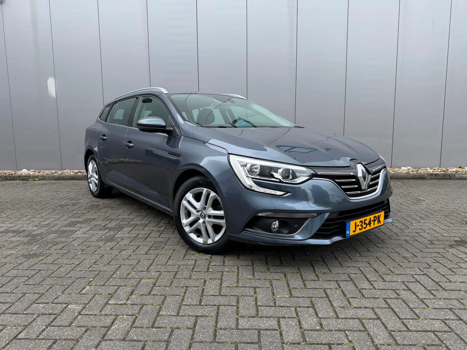 Renault Mégane (2017) — foto 1