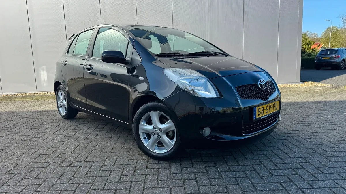 Toyota Yaris (2006) — foto 1