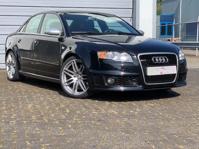 Audi RS 4 (2006) — foto 1