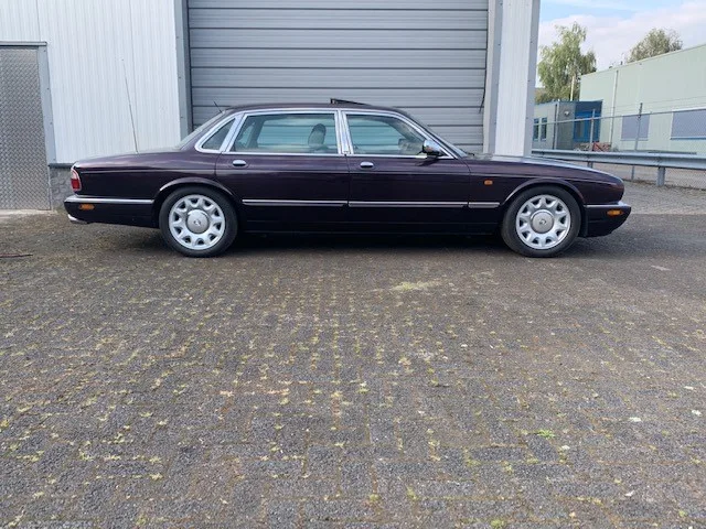 Daimler Super V8 (1998) — foto 1